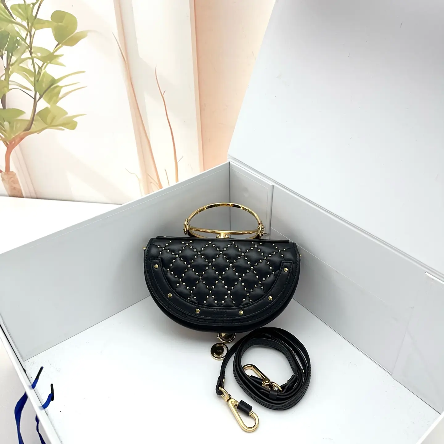Pre-owned Chloe B. Black Studded Quilted Leather Ring Handle Crossbody Bag 0801qiqi22956664