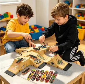 6-in-1 DIY finger skateboard toy, freely assembleable,perfectly restores real skateboarding sports, novel andfun.