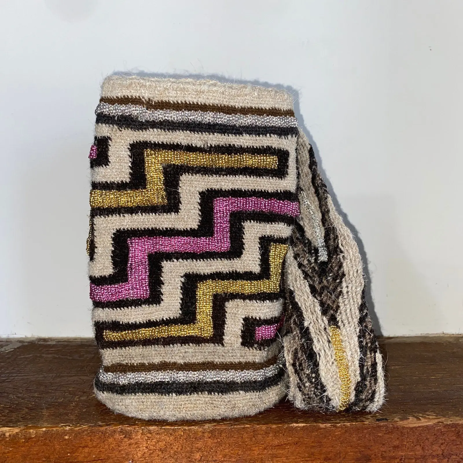 Embellished Arhuaca bag crossbody colombian bags hand knitted artisan purse hand seed beaded . Bolso arhuaco decorado