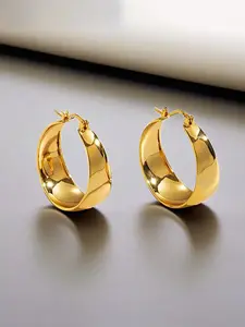 Fashion wide curved surface hoop earrings, with a large smooth finish for a minimalist and premium look. Trendy jewelry suitable for various occasions, an ideal gift. Elegant Minimalist Earrings