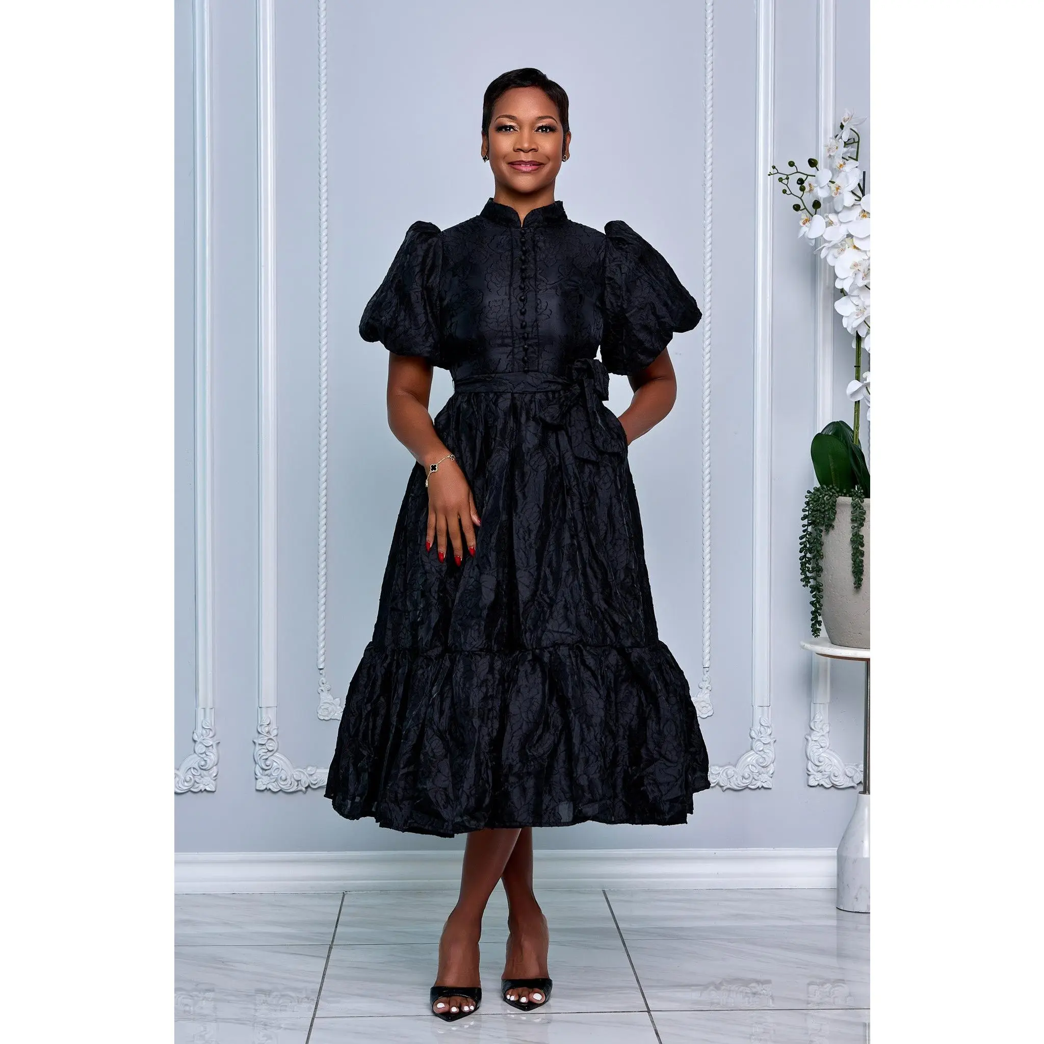 FLORAL TEXTURED JACQUARD  PUFF SLEEVES DRESS (BLACK)