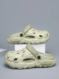 2026 Chunky Platform Crocs, Two-Way Toe-Enclosed Slides, Versatile for Summer Beach Trips or Commuting to Work, Suitable for Playing in the Water on the Beach.