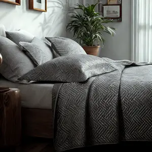Luxury Silk Satin Quilt Set with Geometric Pattern, All-Season Quilted Coverlet (Quilt, Pillow Sham), Grey‎