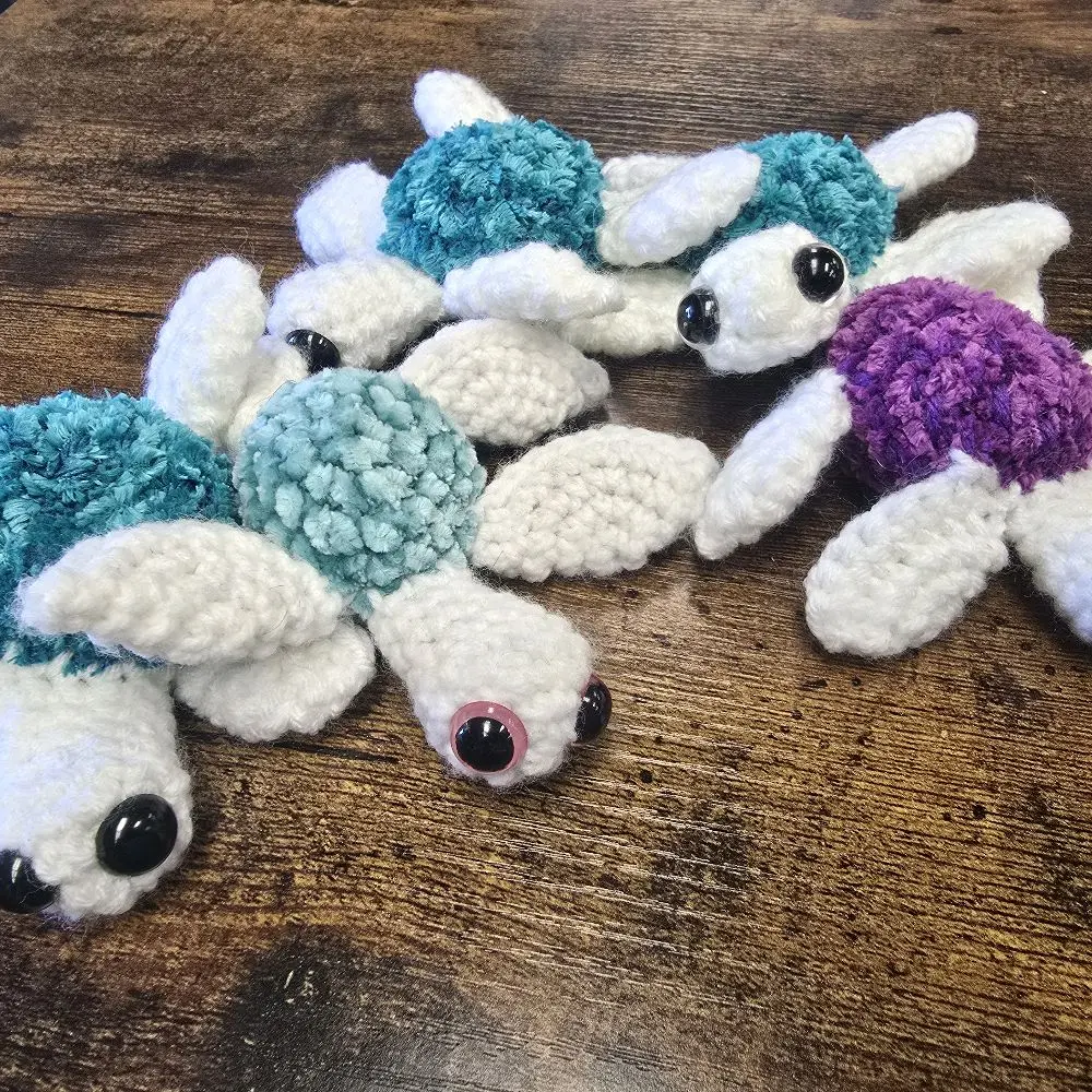 1x crotchet handcrafted small size turtle