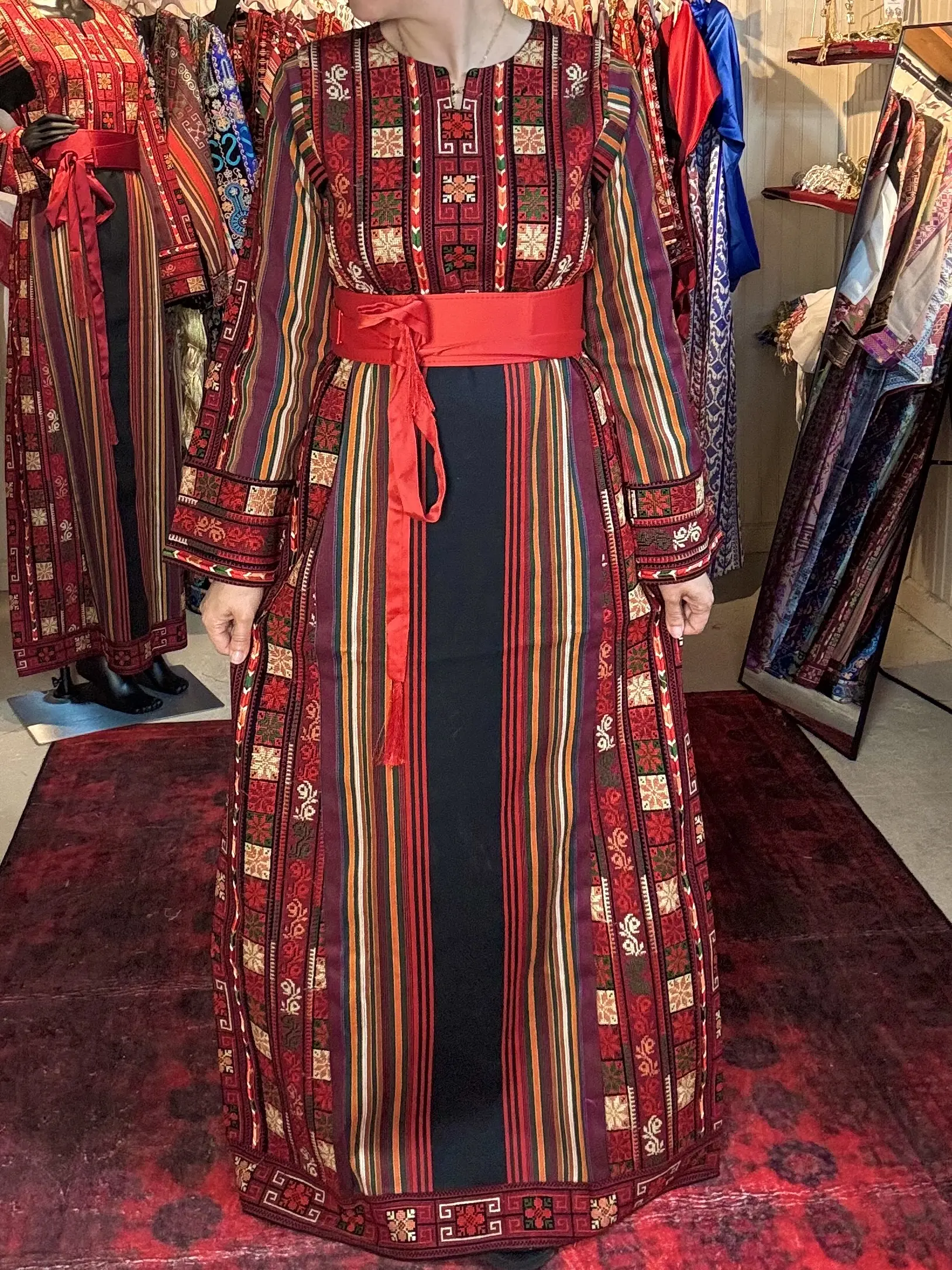 Thobe Al-Nijmeh Al-Majdalawi with Matching Headpiece & Belt.