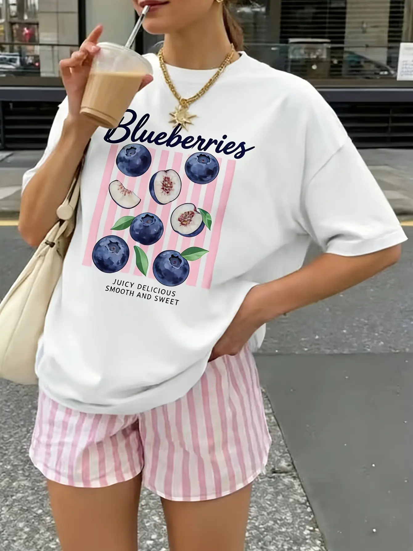 Women's Short-Sleeve T-Shirt with Blueberry Print - Lightweight Breathable Round Neck Blouse Suitable for Home, Outdoor, S Wear| Machine Washable Loose-Fit Summer Top for Casual Outfits, Parties, Wardrobe| Fresh Cute Fruit