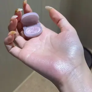 Multifunctional Mini Keychain Highlighter Blush, Smooth Face Contouring, Hydrating Non-Greasy Texture, Quick Skin Fit, Brighten Dark Spots, Glowing Finish