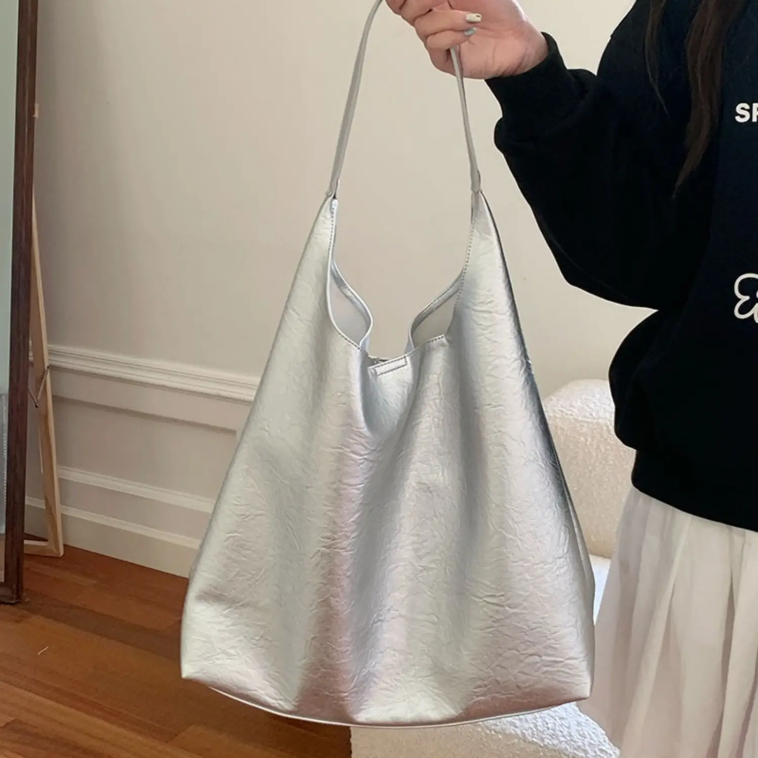 Women's Sport-Inspired Silver Shoulder Bag - 2026 Summer New Arrival, High-Capacity Versatile Tote for Students (Sports & Outdoor Gym Accessory), Sport-Inspired Shoulder Bags