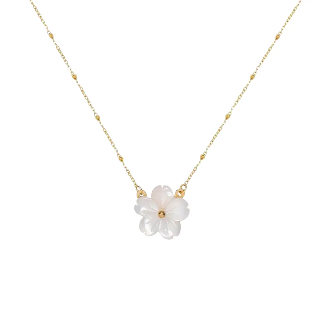 Bloom Flower Necklace - Elegant Design with Floral Accents and Adjustable Chain for Versatile Wear