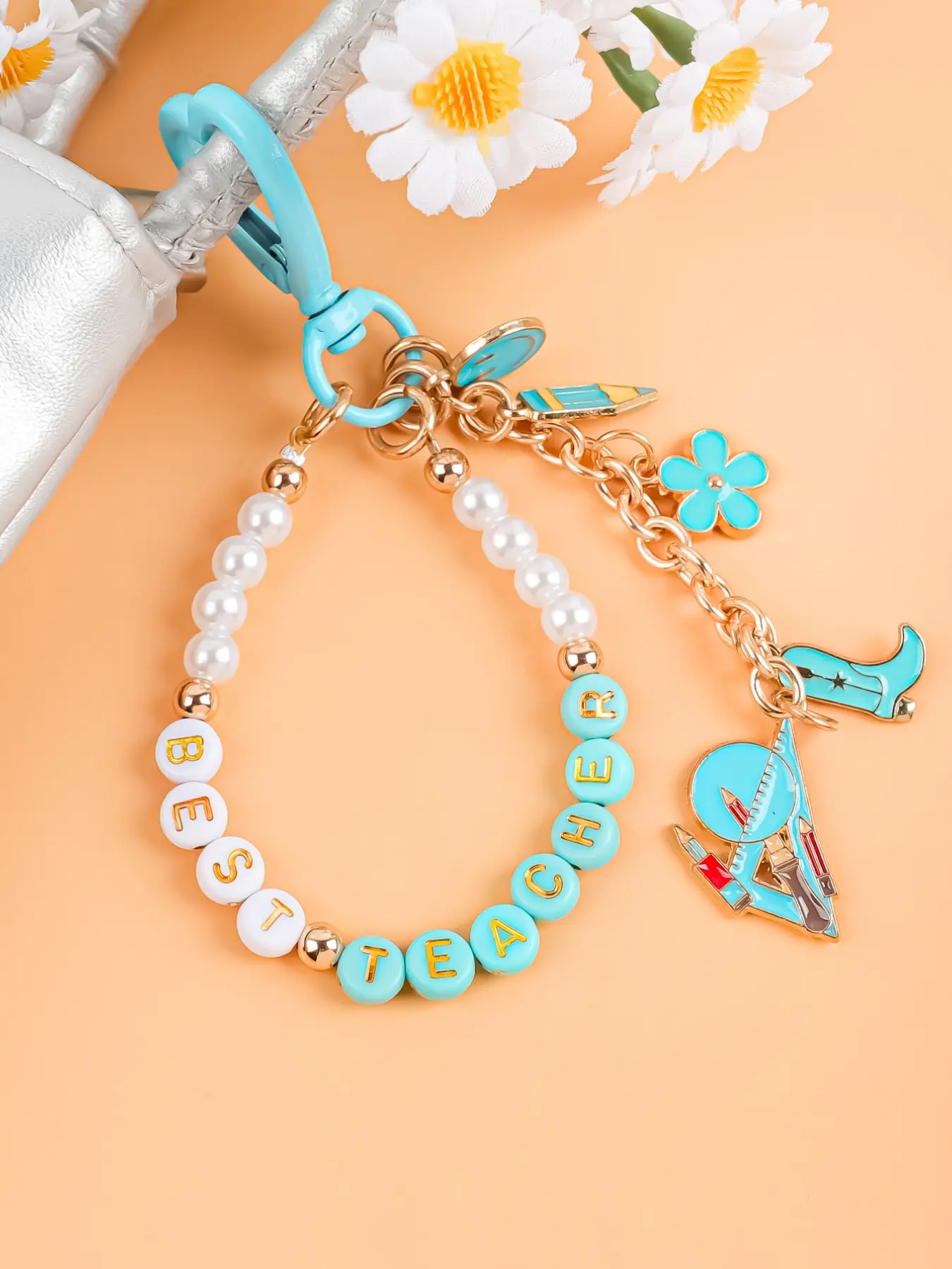 Best Teacher Letter Beaded Keychain, Personalized Teacher Appreciation Gift Key Ring, Faux Pearl & Enamel Charms, Cute School Supplies Bag Charm, End of Year Gift, Teacher Christmas Present, Keychain Accessories, Cute Keychain Accessory