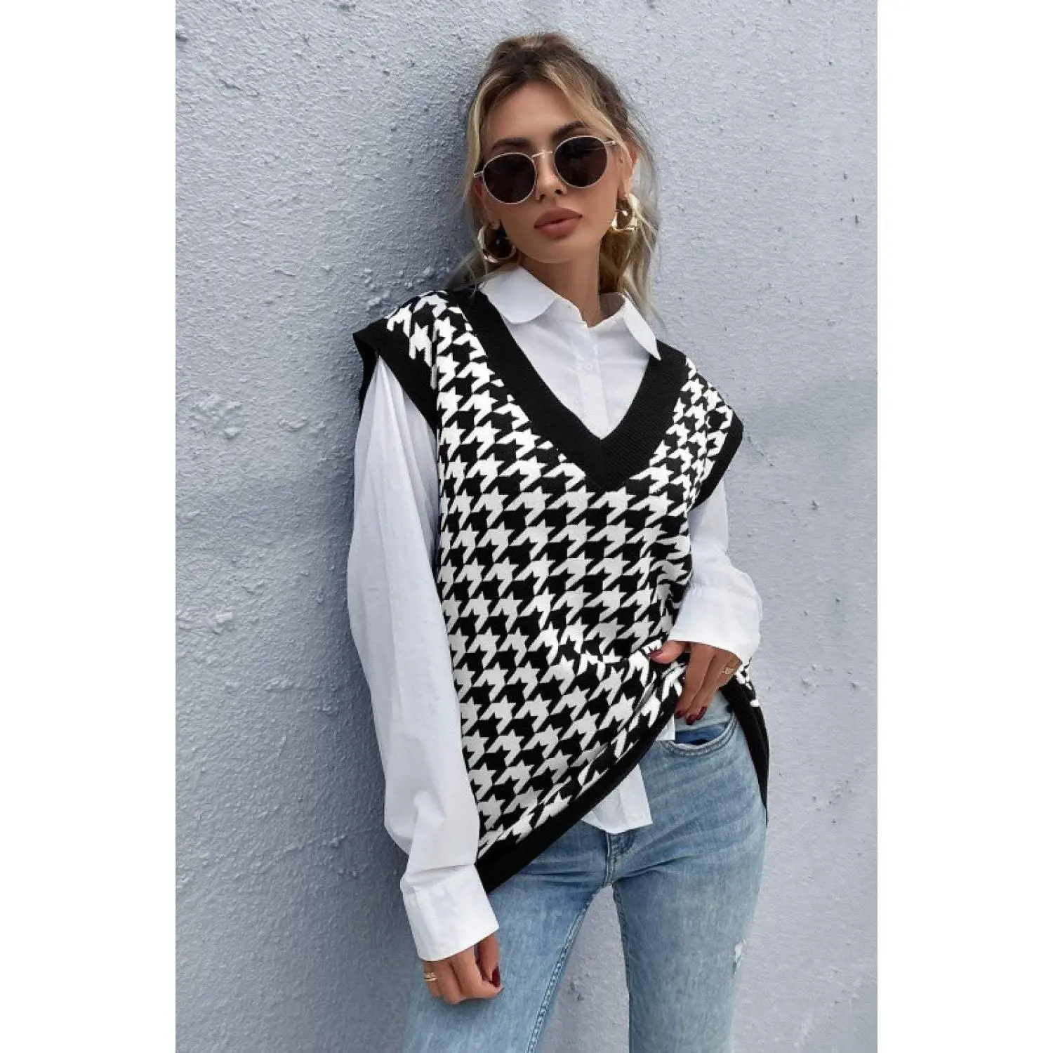 Houndstooth Ribbed V-Neck Sweater Vest