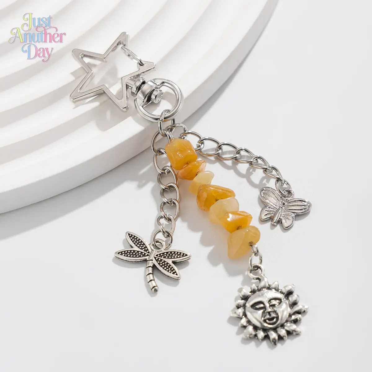 Retro Sun & Moon Keychain, Natural Gravel Beaded Bag Charm, Celestial Star Pendant Accessory for Bags, Phones, and Keys