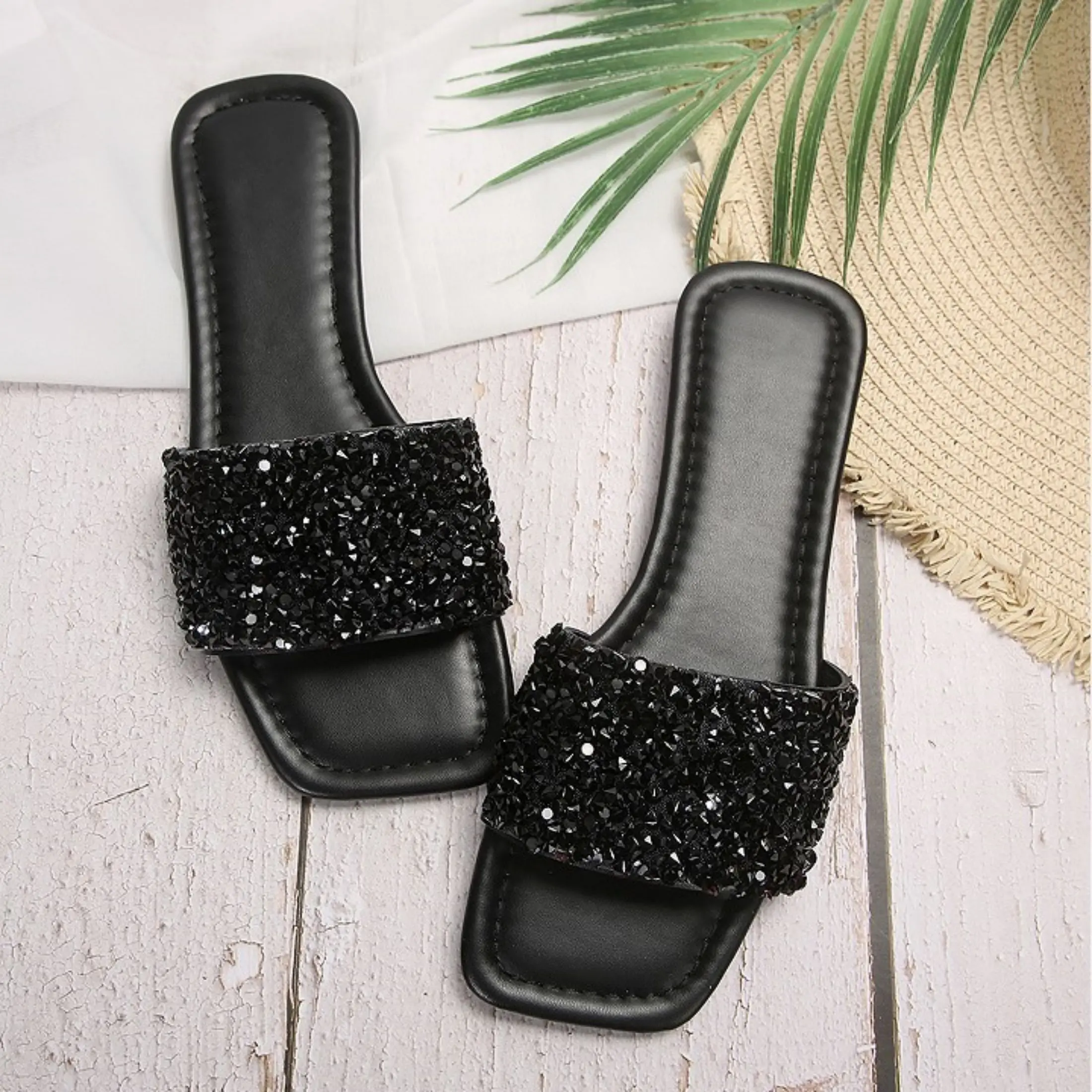 Women's Slippers Shiny Crystal Embellished Flat Sandals Indoor Outdoor Shoes Perfect for Weddings, Proms, and Special Occasions