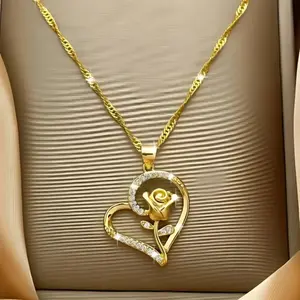 1 necklace decorated with beautiful hearts and roses for romantic sessions of love