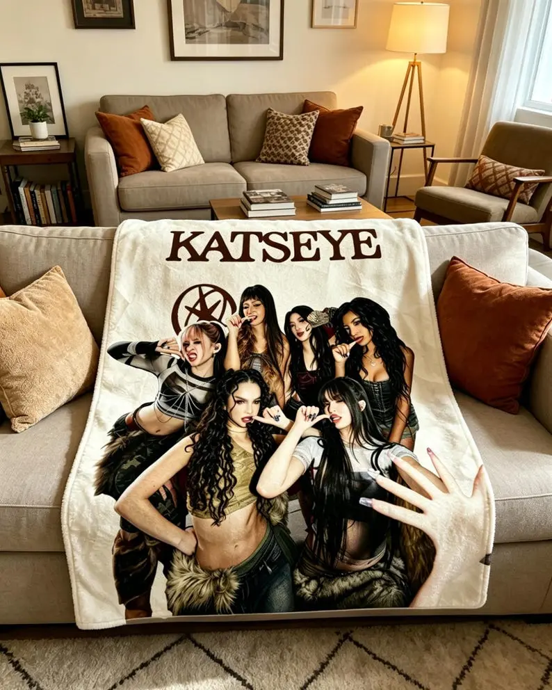 Y2K Katseye Girl Group Portrait Throw Blanket | Pop Girl Band Graphic Decor for Teen Fan Bedrooms & Kpop Pop Music Dorms | Trendy Fan Gift for Katseye Supporters & Modern Pop Group Enthusiasts