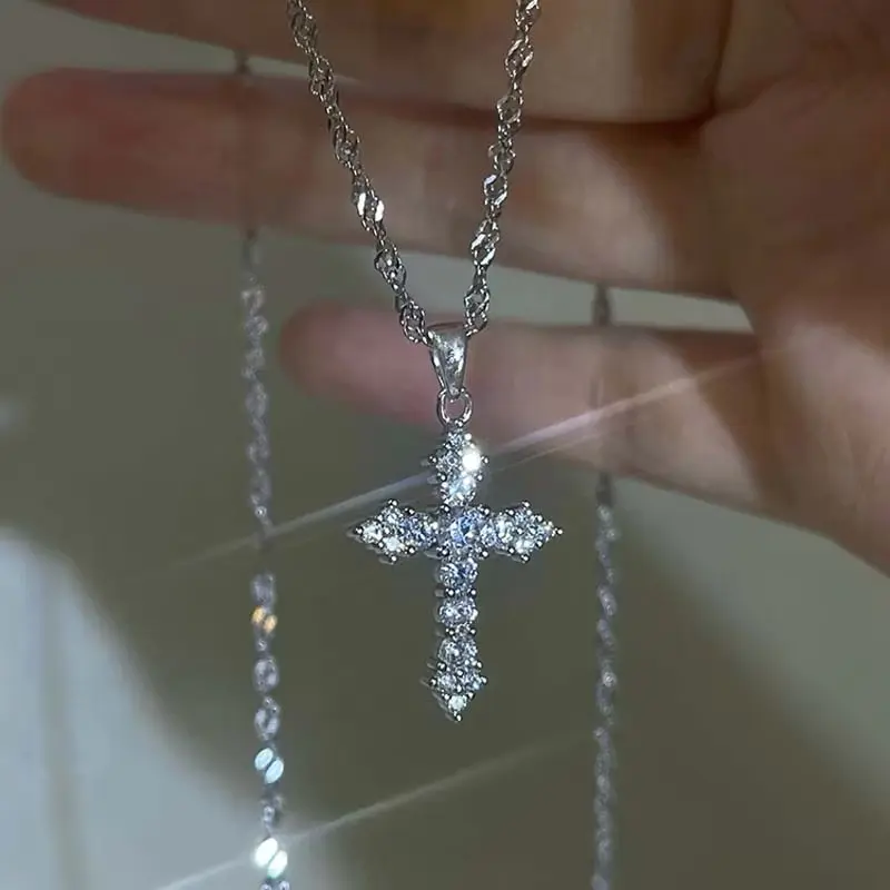 Women's Shiny Crystal Zircon Cross Pendant Necklace, Punk Silver-Tone Thin Chain Jewelry for Party, Birthday Gift