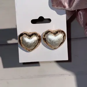 Kemora Heart Earrings