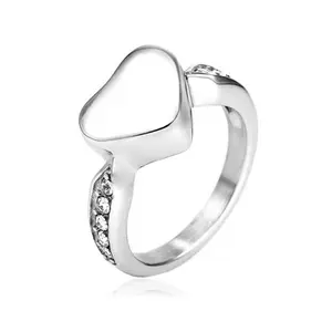 Custom Engraved Cremation Urn Ring Heart Shape Personalized Pet Memorial Human Urns for Women Adults Waterproof Stainless Steel Jewelry with Velvet Gift Bag