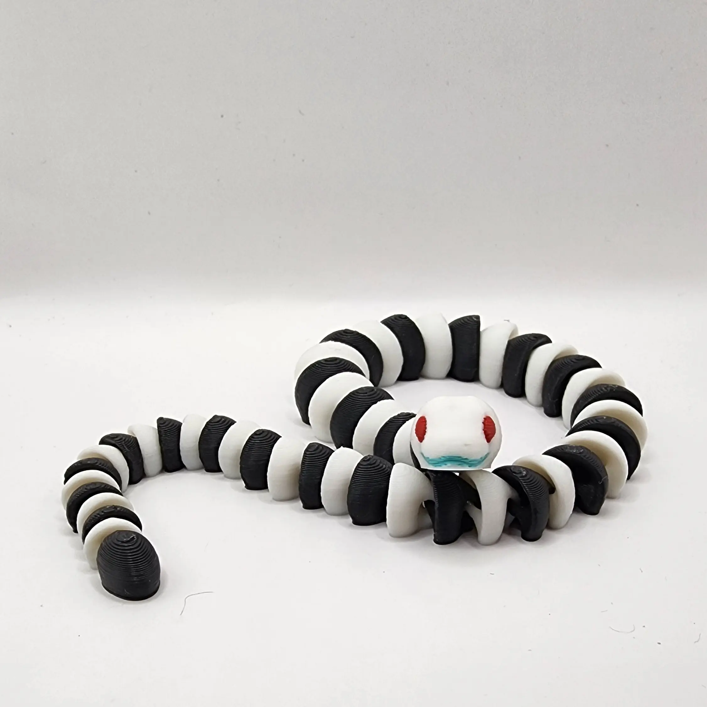 Beetlejuice Color Snake | 3D Printed Articulating Figurine Great Gift and Desk Figure Beetlejuice Color Snake | 3D Printed Articulating Figurine Great Gift and Desk Figure