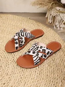 2026 Summer New Leopard Zebra Pattern Cross Flat Sandals, Casual Outdoor Wear, Versatile One-Strap Slippers, Leisure Beach Shoes