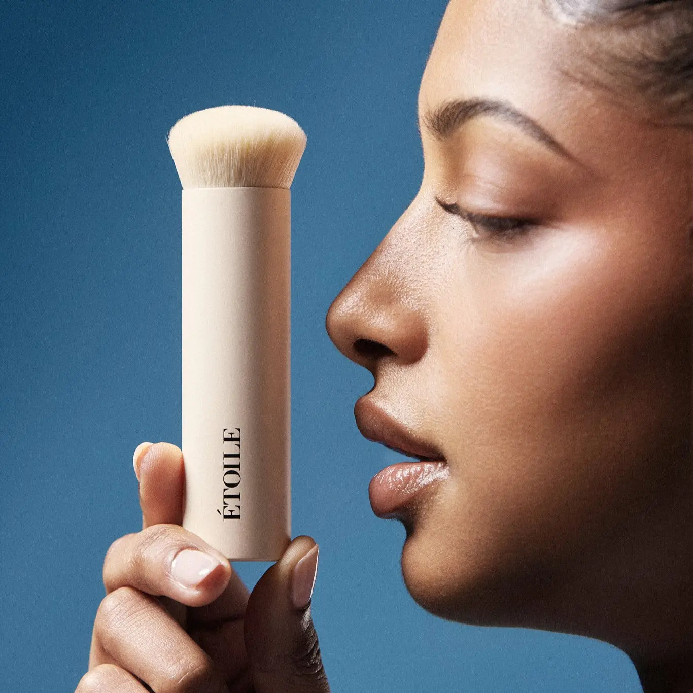 Etoile Brush 01 – Foundation & Complexion Buffing Brush for Cream & Liquid Makeup | Vegan, Compact, Aluminium Handle