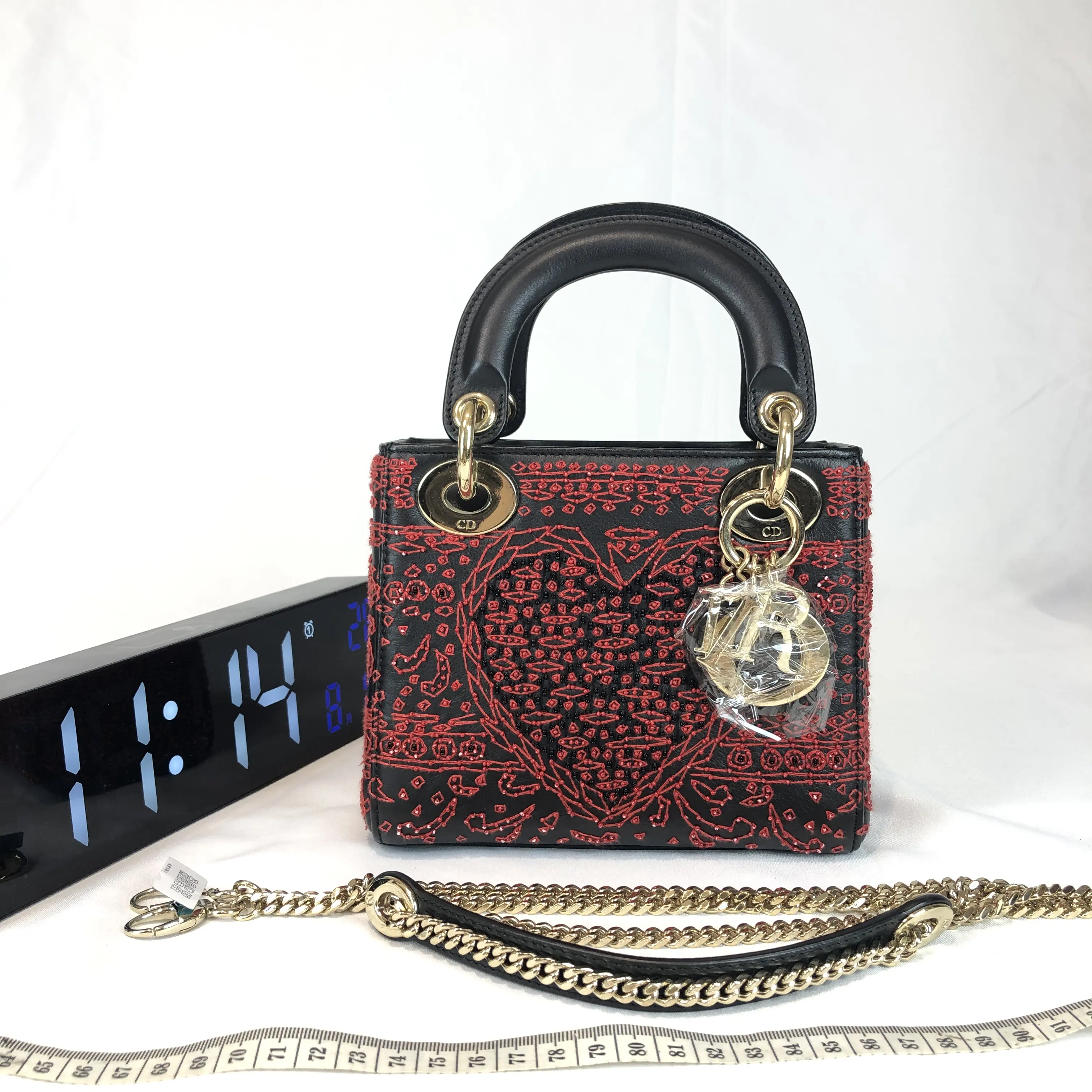 Pre-owned Dior leather Tote bags Lady Dioramour Heart Embroidery Limited‑Edition Bag 24340632