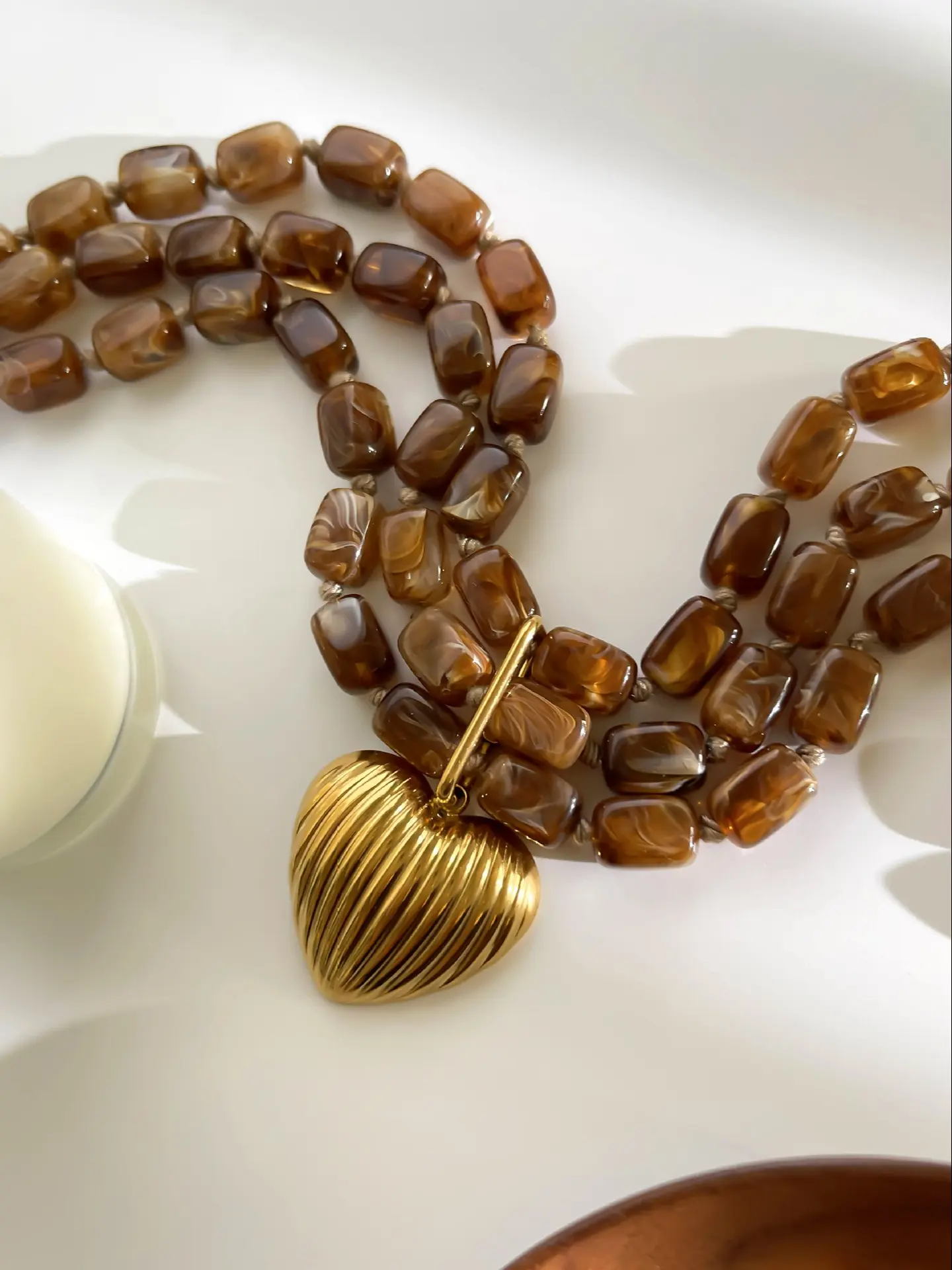 Stainless Steel Heart Shaped Pendant Necklace, Fashion Pendants, Elegant Chain, Vintage Fashion Amber Color Geometric Pattern Beads, 18k Gold Plated, Detachable, Multi-Layered, Waterproof Jewelry Accessories