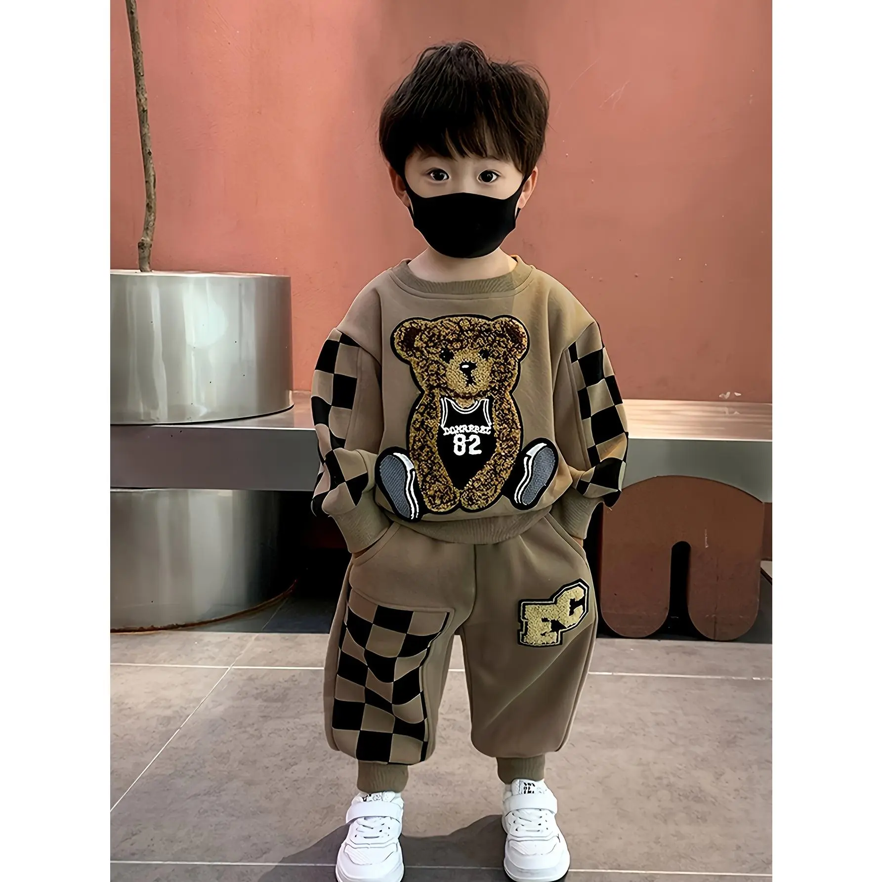 This Outfit Includes a Round-Neck Hoodie And Snug Pants, Showcasing a Trendy Black Checkered Design And an Embroidered Bear, Making It Ideal for Fall And Winter, As Well As Casual Outings And Outdoor Activities, for Outdoor