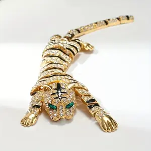 1pc Elegant Rhinestone Tiger Brooch Pin, Large Novelty Shoulder Accessory, Fashionable Clothing Decoration, Personalized Style Enhancement