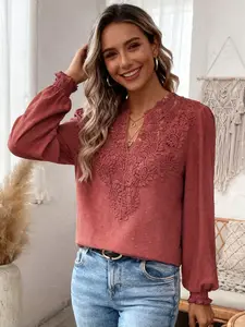 A fashionable Chic lace V-neck Loose blouse for women's clothing, suitable for daily commuting