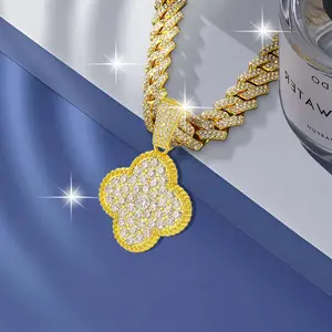Unisex Four-Leaf Clover Cuban Link Necklace Iced Out Lucky Inspired Pendant Hip Hop Streetwear Jewelry Sparkling Rhinestone Chain for Daily and Party Wear