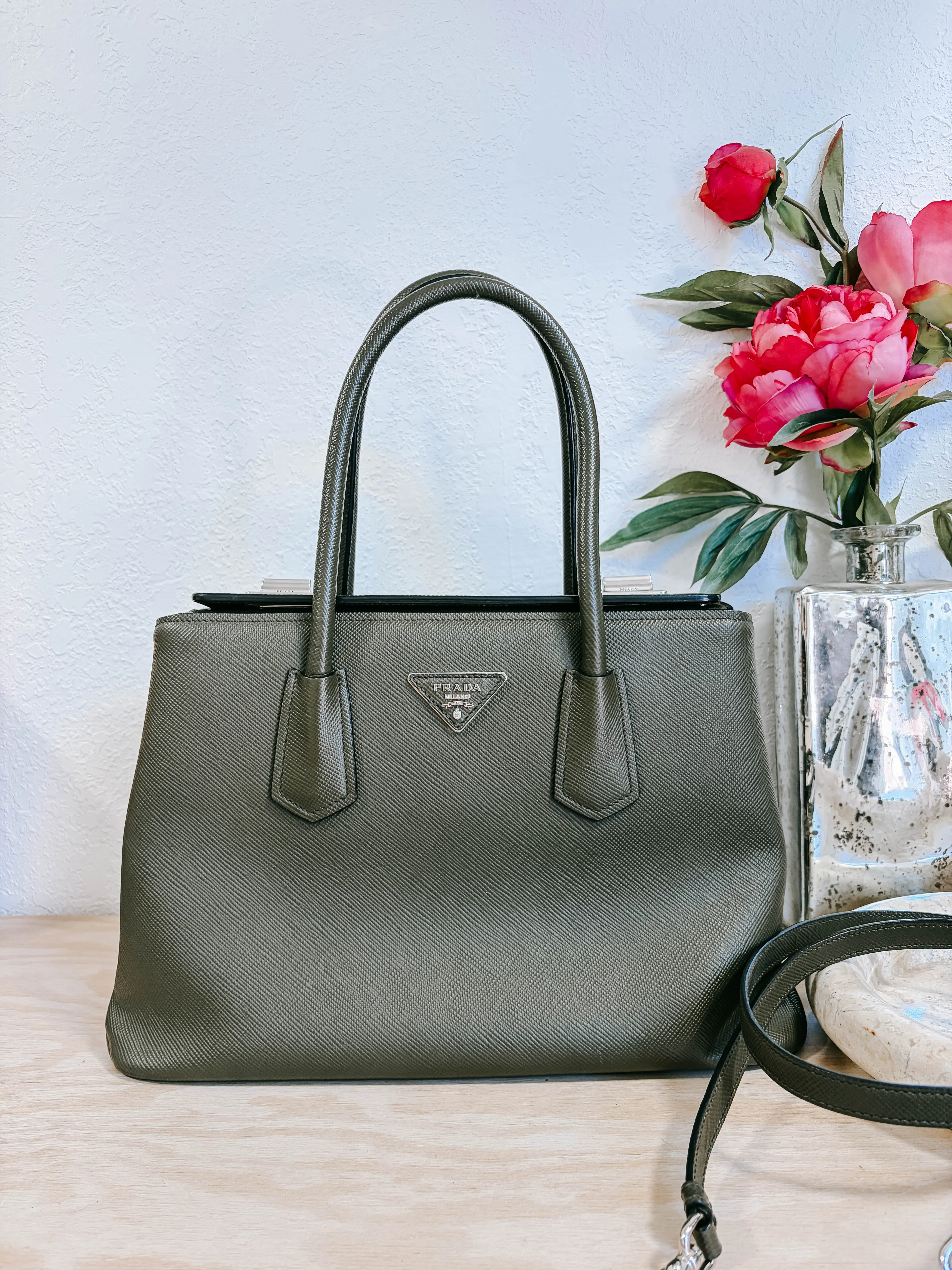 Pre-owned PRADA Saffiano Leather Crossbody Bags Saffiano Cuir Twin Lock Tote Bag *Final Sale*