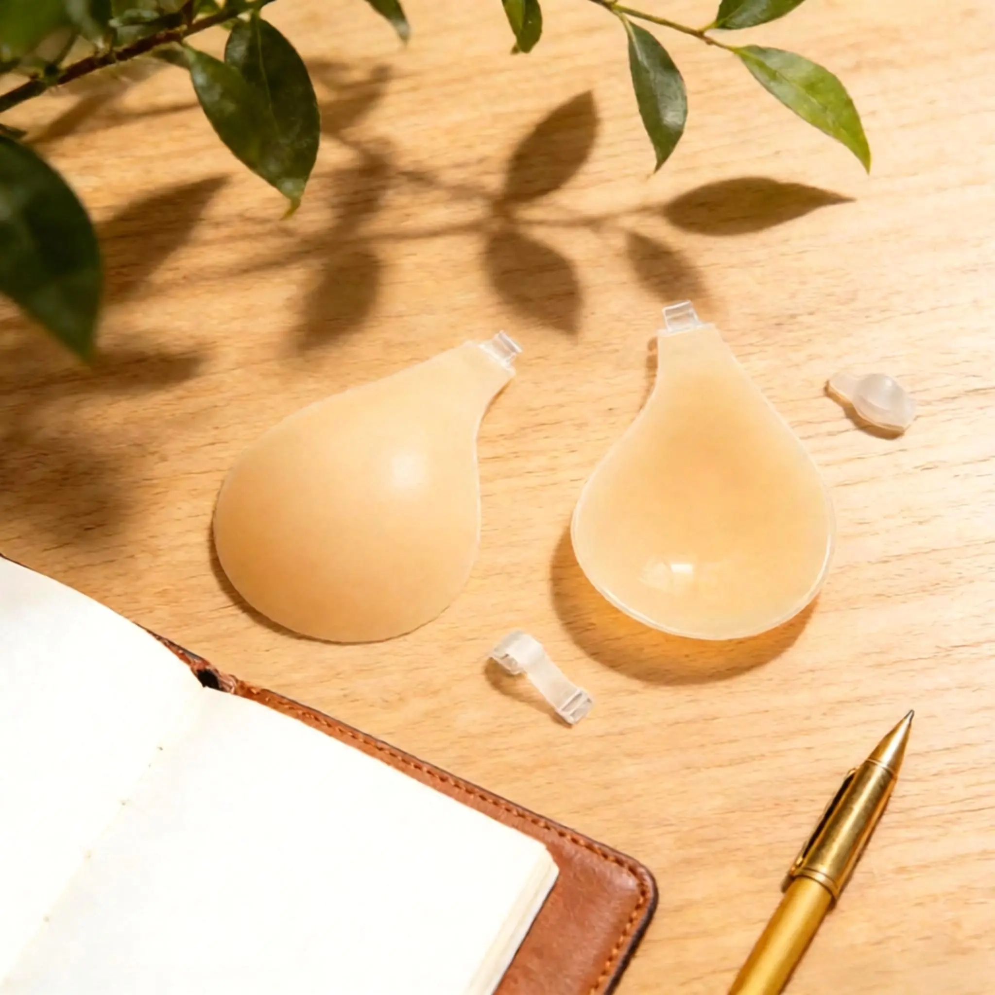 Nipple covers, skin-colored spoon-shaped nipple covers, can enhance the lifting effect of the breasts, invisible bra for women.