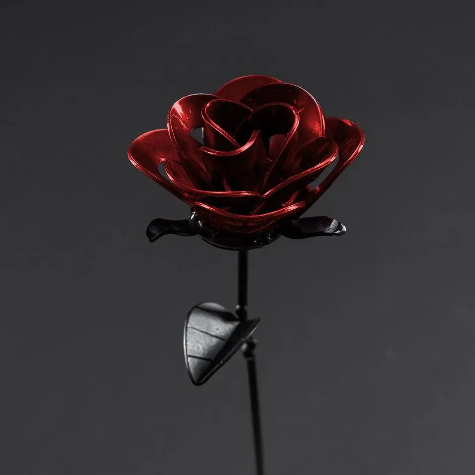 Red and Black Immortal Roses, Recycled Metal Roses, Steel Rose Sculptures, Welded Rose Art, Steampunk Rose, Unique Gift for Valentine's Day. Plants Decor Decorative  Metallic Traditional