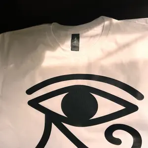 Seeing eye T-shirt