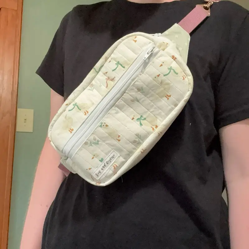 Goose Crossbody Bag - Simple Design with Zipper Closure and Goose Patterned Fabric