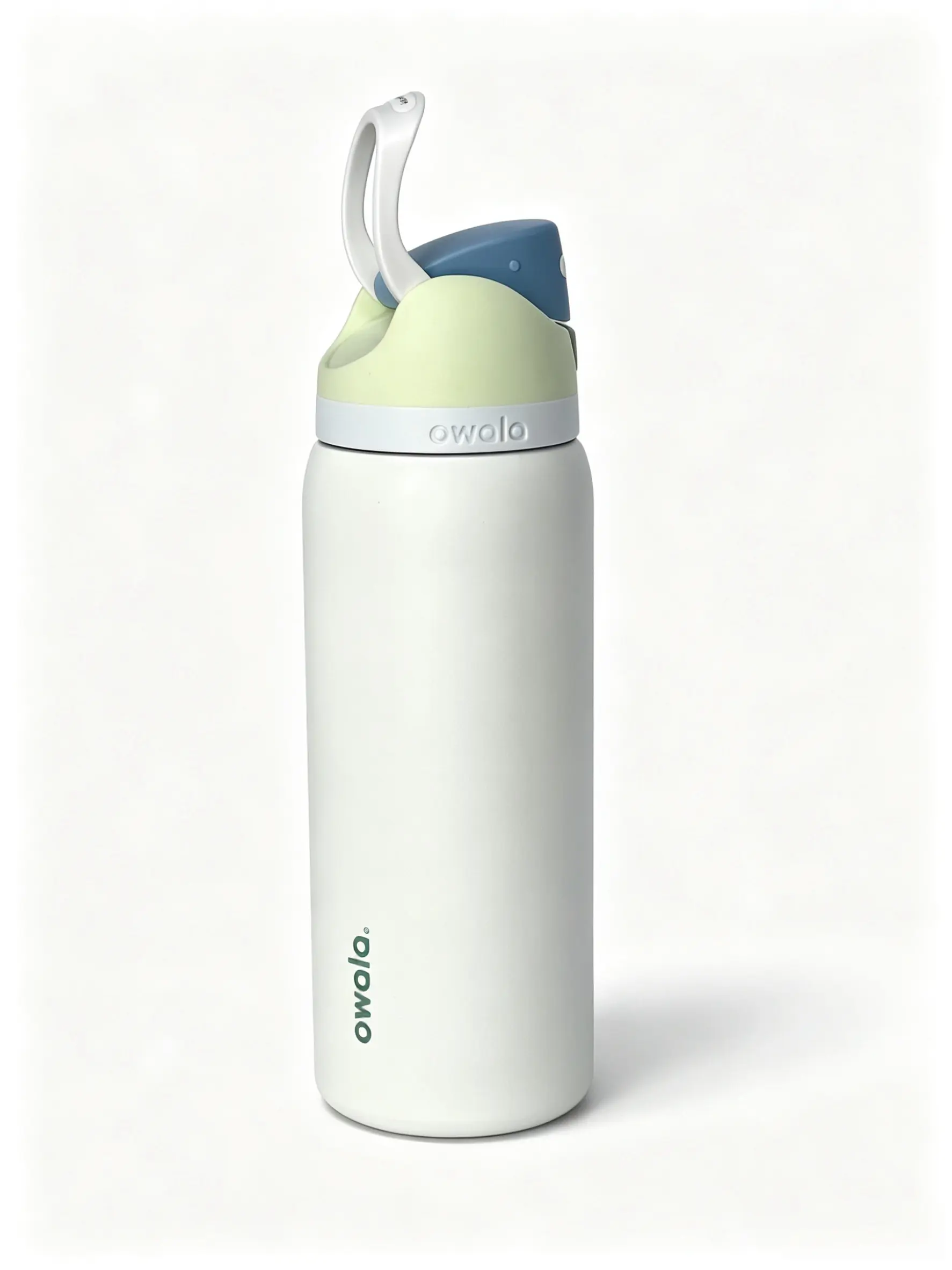 Owala FreeSip 32oz Stainless Steel Insulated Straw Bottle, BPA-Free Reusable Kitchen Drinkware, Vacuum Flask Sports Bottle, Ideal Daily Use Choice, White