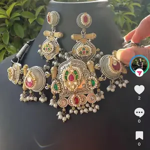 Pachi kundan choker