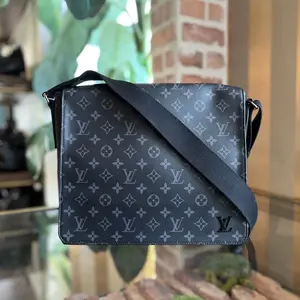 Pre-owned Louis Vuitton canvas Crossbody Bags District MM Black Monogram Eclipse Crossbody Bag