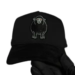 GORRA LA OVEJA NEGRA COLOR NEGRO Classic Snapback Hat with Embroidered Sheep Design for Men and Women