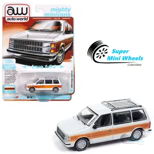 Auto World 1:64 - 1985 Dodge Caravan – White - Diecast Car