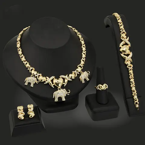 Four-Piece Women's Elegant Xo Heart Crystal Elephant Jewelry Set, Wedding Party Bride Necklace Ring Earrings Bracelet Set