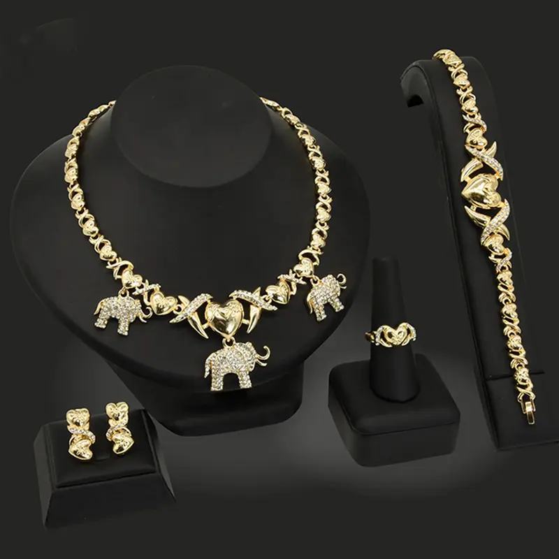 Four-Piece Women's Elegant Xo Heart Crystal Elephant Jewelry Set, Wedding Party Bride Necklace Ring Earrings Bracelet Set
