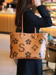 Women's Elegant Floral Embossed Tote Bag & Wristlet, Large Capacity Shoulder Bag, Fashionable Handbag Set for Daily Use