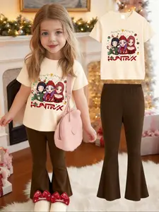 【Two-piece set】Girls' Christmas fashion set: a T-shirt with unique Christmas cartoon character prints + casual flared pants. Eye-catching outfits for the holiday, essential trendy clothes for children during the Christmas season. The bag is not included.