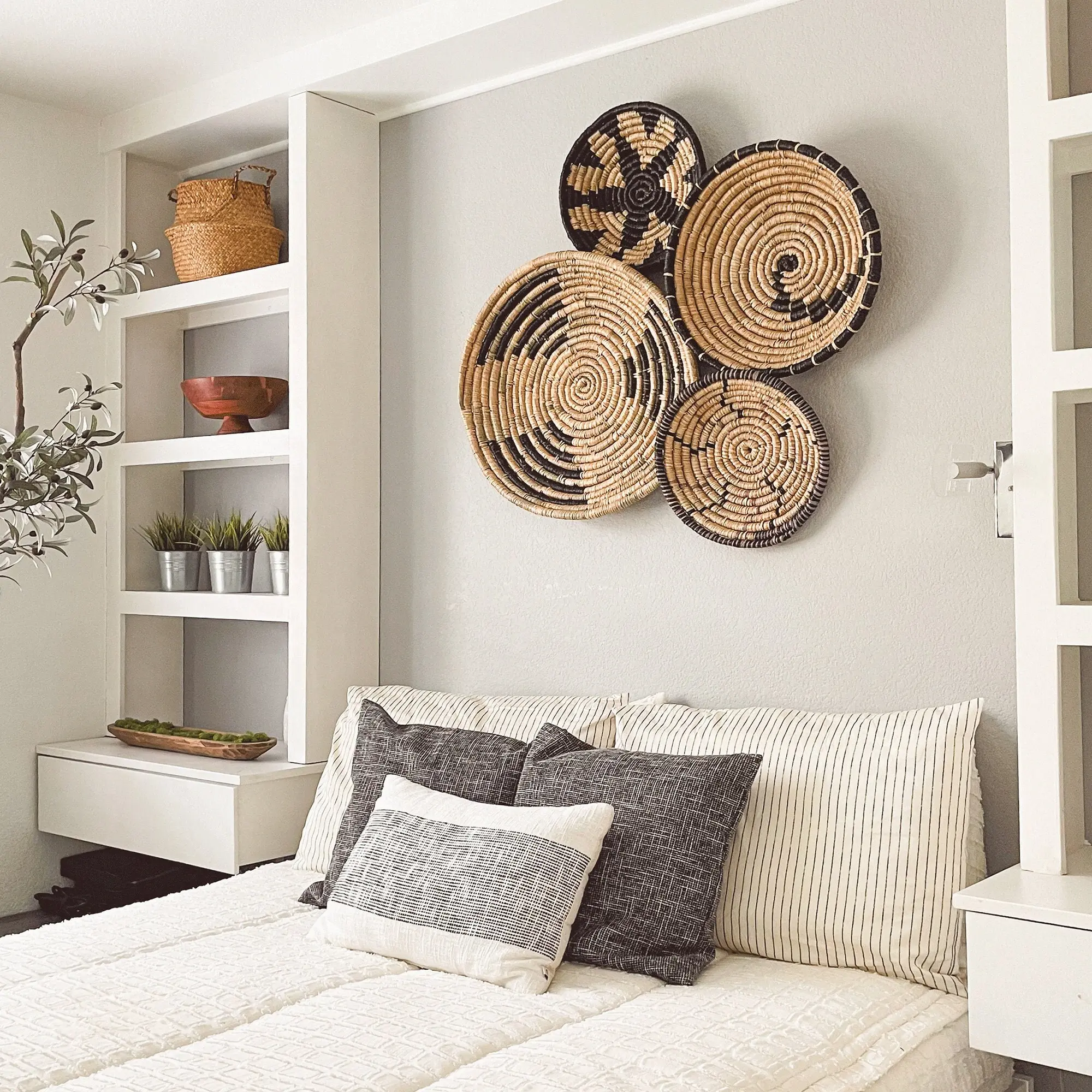 Wall Basket Décor, Set of 4 Oversized, Hanging Woven Seagrass Bowl Baskets, Round Boho Wall Basket For Home Decoration, Unique Wall Art Set
