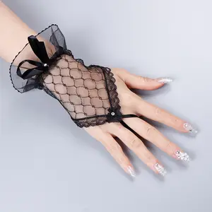 Lady's lace fingerless gloves Lady's lace fingerless gloves