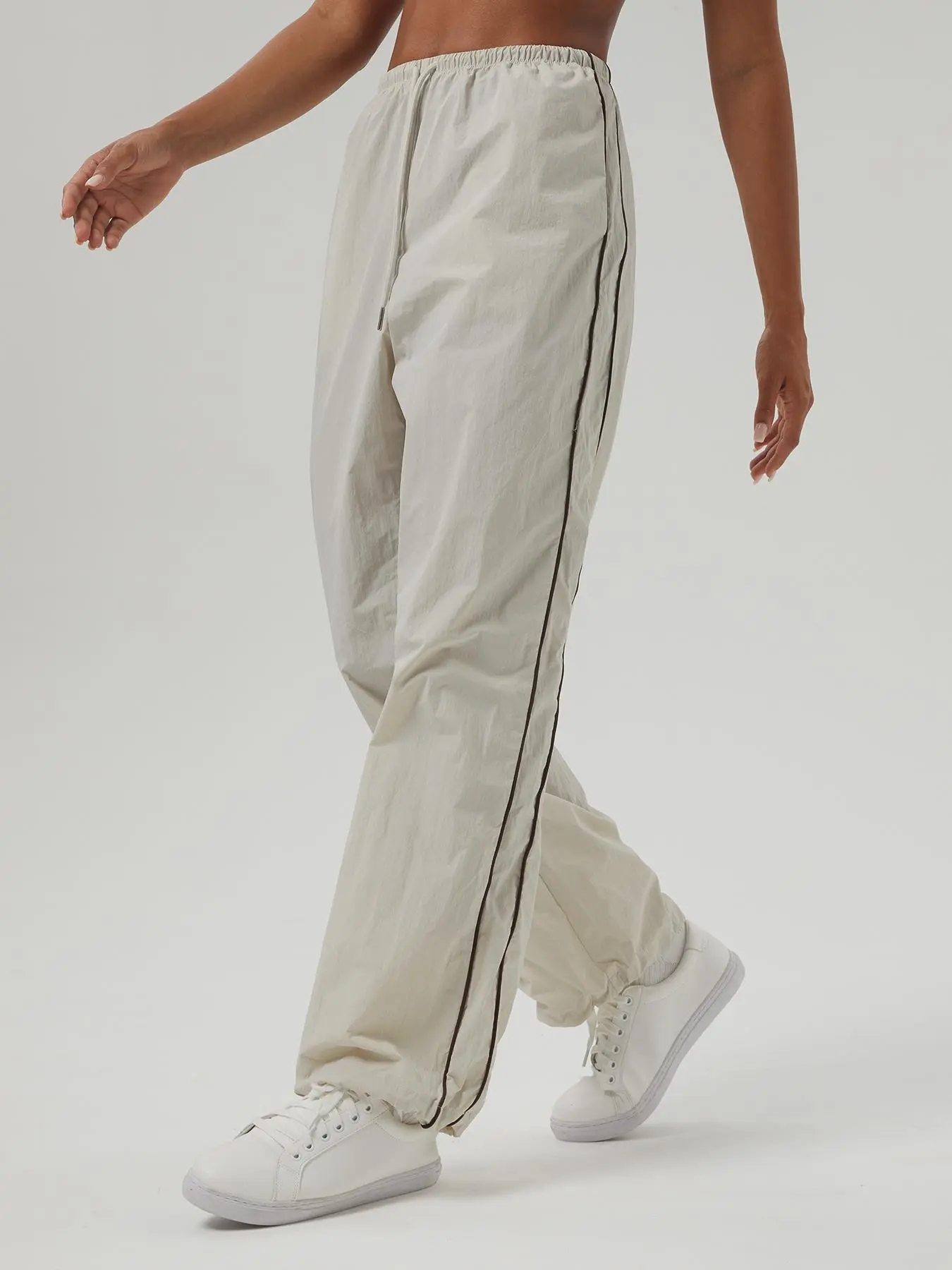 Women's Lightweight Quick-Dry Breathable Loose Fit Cargo Pants, Drawstring Waist Side Pockets Colorblock Design Activewear Outdoor Sportswear Sporty Comfy Breathable Fitness Trousers
