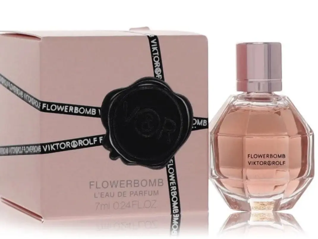Viktor & Rolf Flowerbomb, Long Lasting Eau de Parfum for Women | Amber Floral Scent with Jasmine, Rose & Vanilla