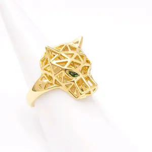 Elegant green-eyed cat ring. High-quality laminated.